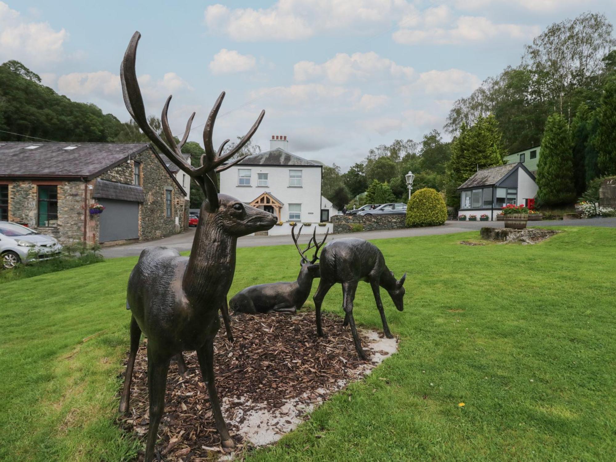 Woof Luxury Family Pod Villa Keswick  Exterior photo